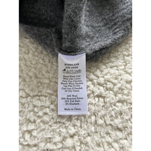 Everlane Charcoal Grey Wool Yak Blend Knit Cozy Stretch Crop Vest Tank Top Sz M - Picture 10 of 14